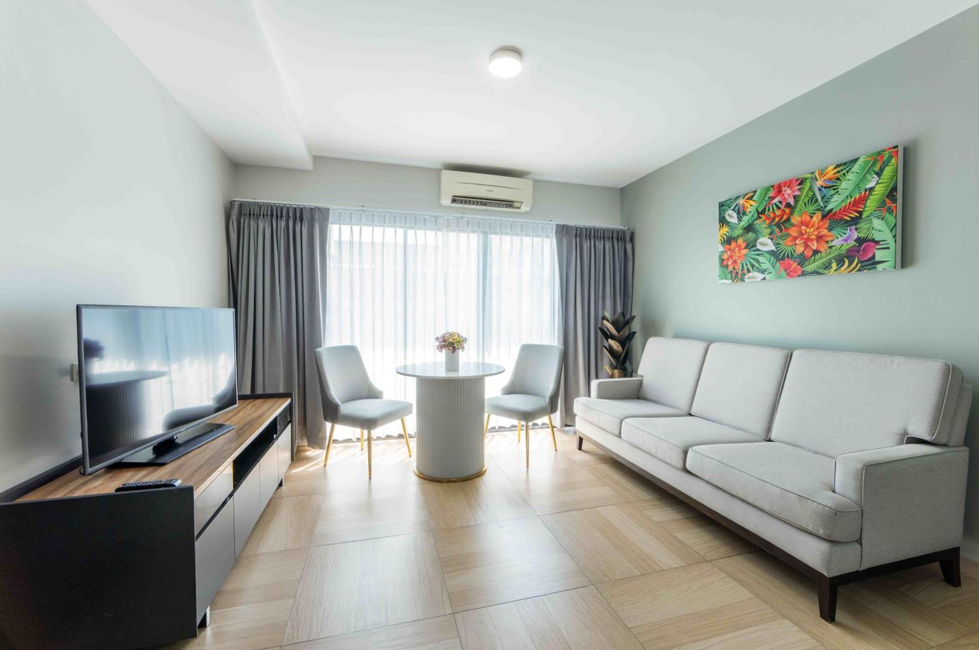 Chiva Bangkok Hotel - Sha Plus Экстерьер фото
