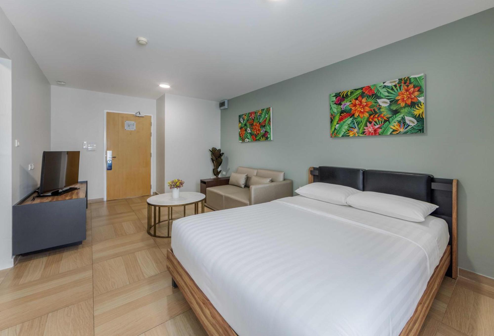 Chiva Bangkok Hotel - Sha Plus Экстерьер фото